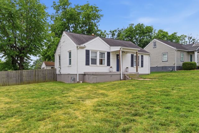 944 Chickasaw Ave, Nashville, TN 37207
