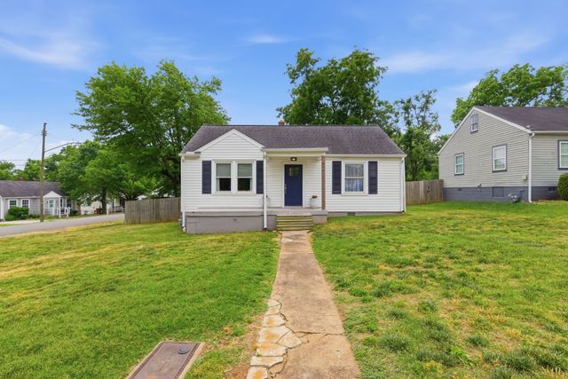 944 Chickasaw Ave, Nashville, TN 37207