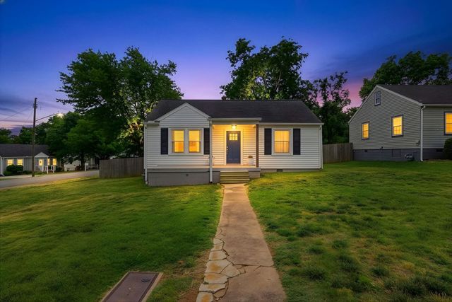 944 Chickasaw Ave, Nashville, TN 37207