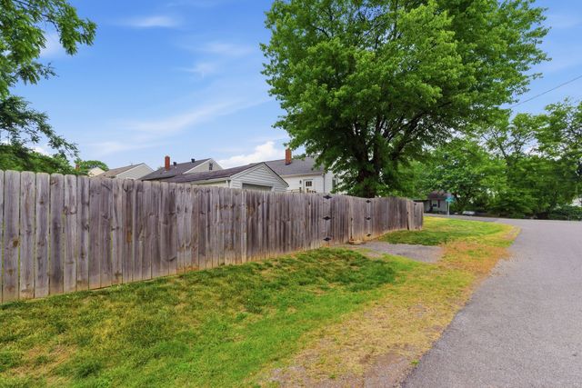 944 Chickasaw Ave, Nashville, TN 37207