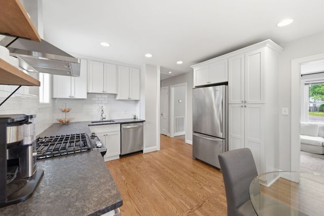 944 Chickasaw Ave, Nashville, TN 37207
