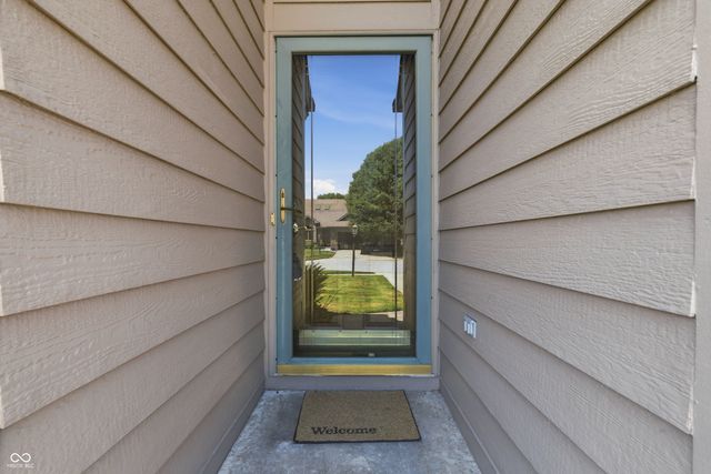 737 Cottage Lane, Greenwood, IN 46143