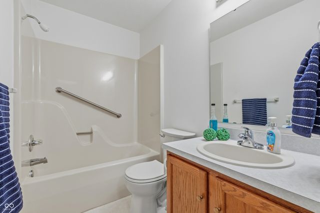 737 Cottage Lane, Greenwood, IN 46143