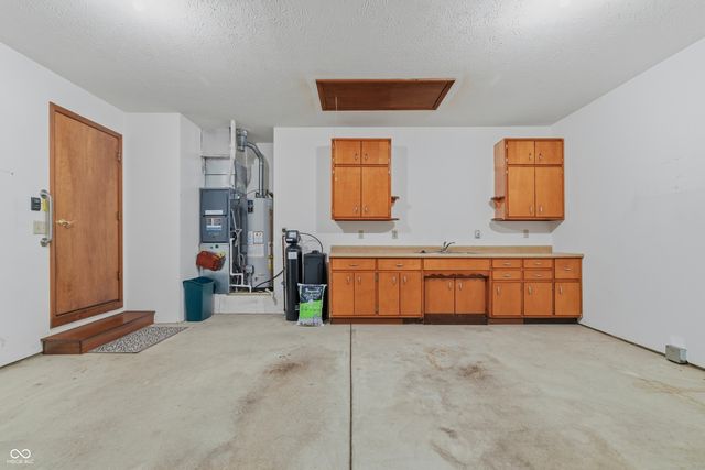 737 Cottage Lane, Greenwood, IN 46143