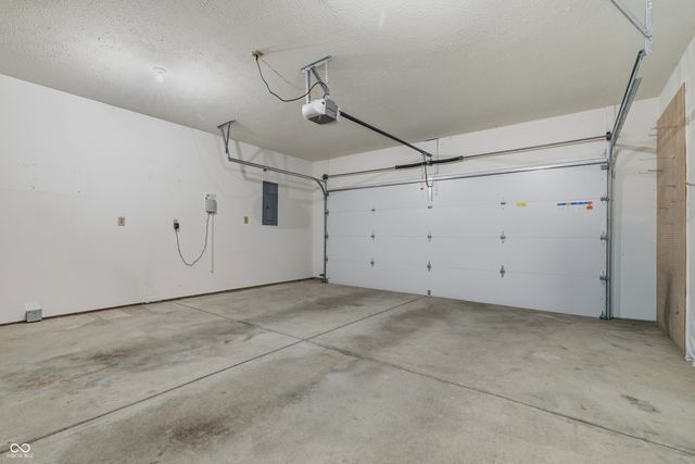 737 Cottage Lane, Greenwood, IN 46143