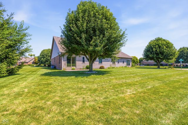 737 Cottage Lane, Greenwood, IN 46143
