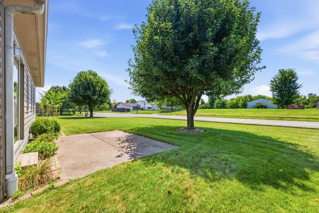 737 Cottage Lane, Greenwood, IN 46143