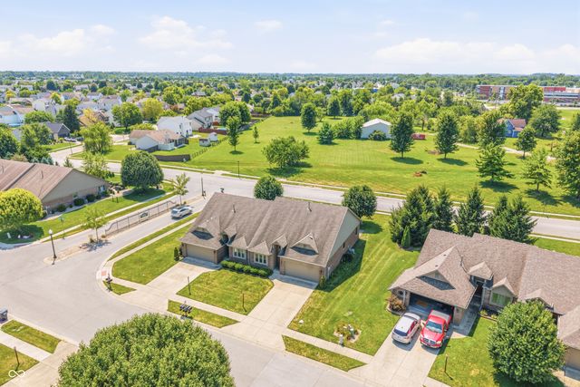 737 Cottage Lane, Greenwood, IN 46143