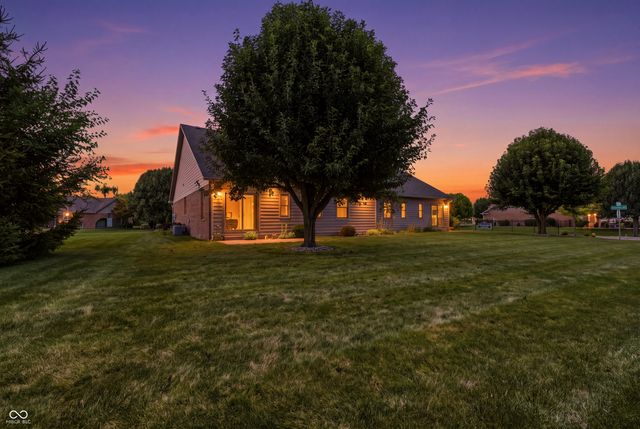 737 Cottage Lane, Greenwood, IN 46143