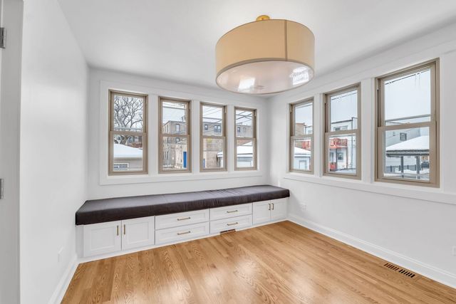 511 Highland Avenue, Oak Park, IL 60304