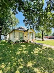617 S State Avenue, Tahlequah, OK 74464