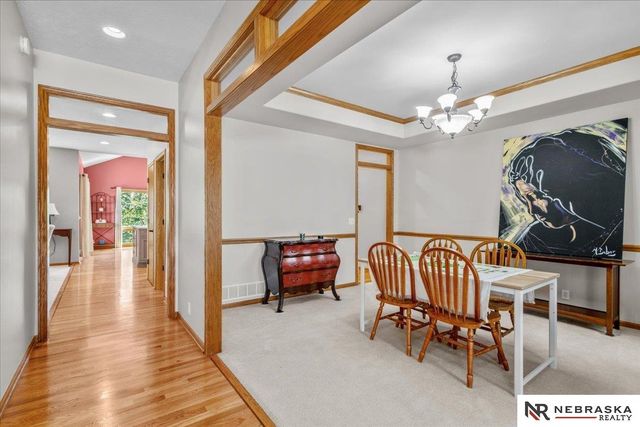 913 Woodland Avenue, Papillion, NE 68046