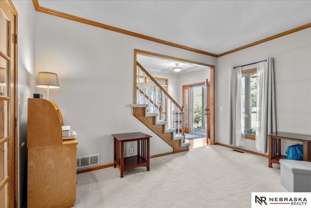 913 Woodland Avenue, Papillion, NE 68046