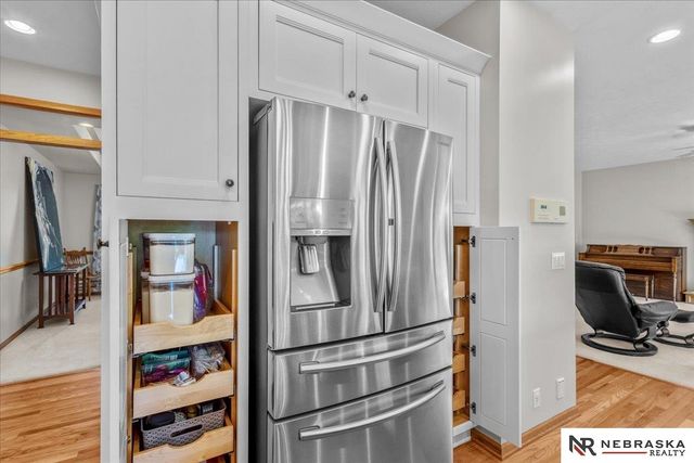 913 Woodland Avenue, Papillion, NE 68046