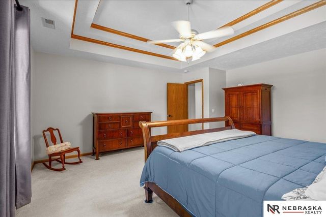 913 Woodland Avenue, Papillion, NE 68046