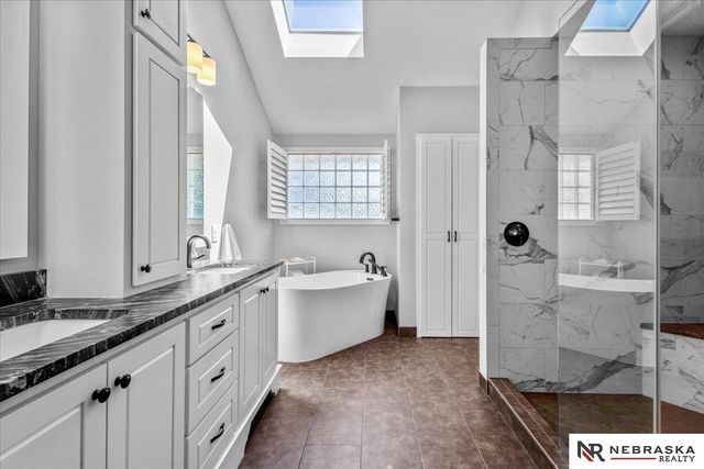 913 Woodland Avenue, Papillion, NE 68046