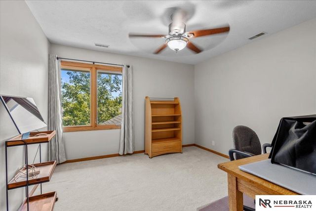 913 Woodland Avenue, Papillion, NE 68046