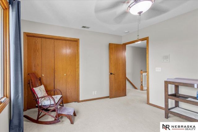 913 Woodland Avenue, Papillion, NE 68046