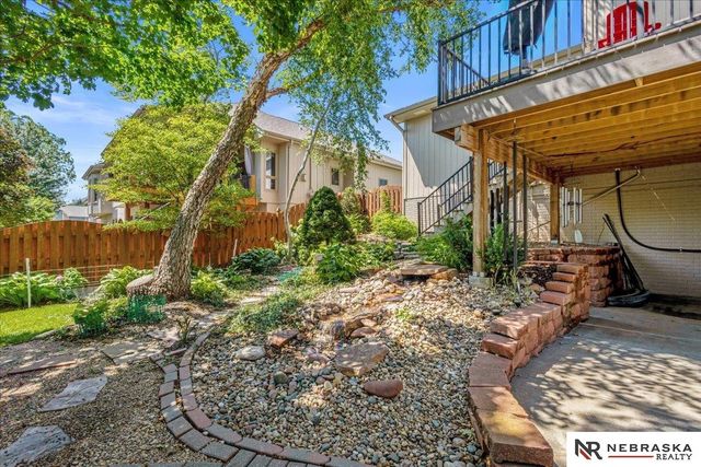 913 Woodland Avenue, Papillion, NE 68046