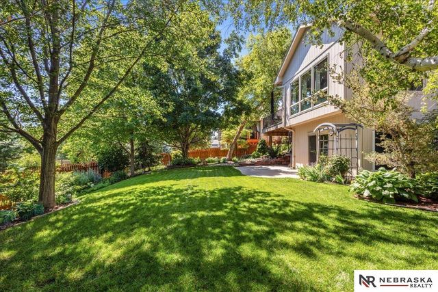 913 Woodland Avenue, Papillion, NE 68046