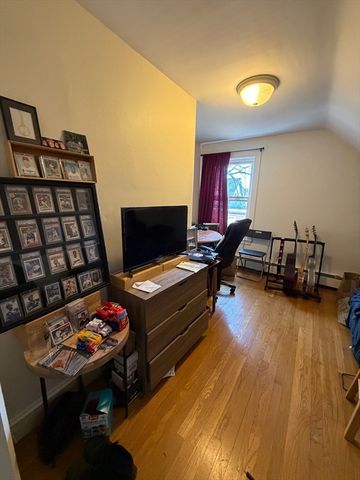 43 Surrey 2, Boston, MA 02135