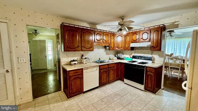 302 VASSAR DR, Newark, DE 19711