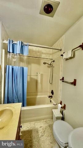 302 VASSAR DR, Newark, DE 19711