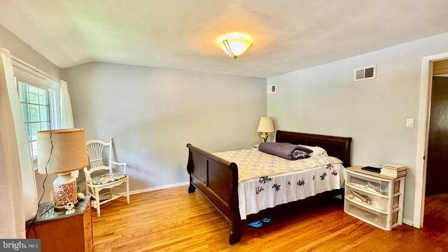 302 VASSAR DR, Newark, DE 19711