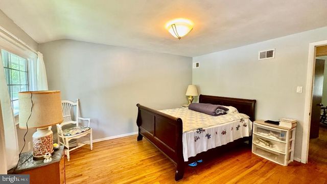 302 VASSAR DR, Newark, DE 19711