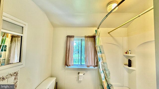 302 VASSAR DR, Newark, DE 19711