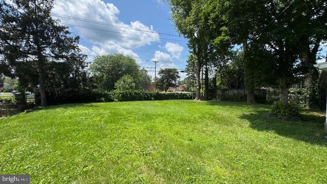 302 VASSAR DR, Newark, DE 19711