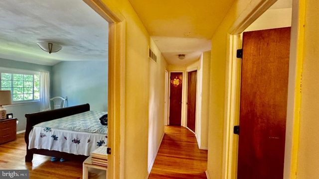 302 VASSAR DR, Newark, DE 19711