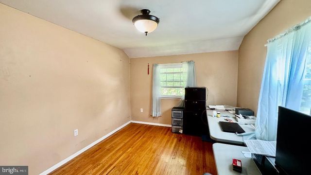 302 VASSAR DR, Newark, DE 19711