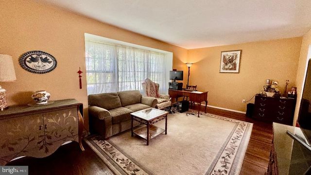 302 VASSAR DR, Newark, DE 19711