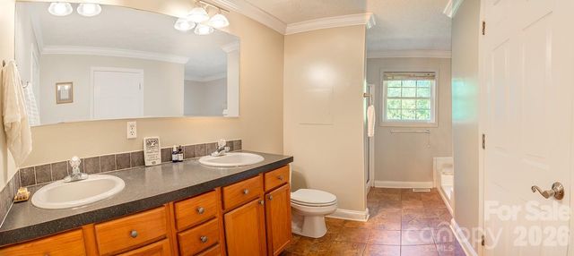 206 Courtland Place, Asheville, NC 28801