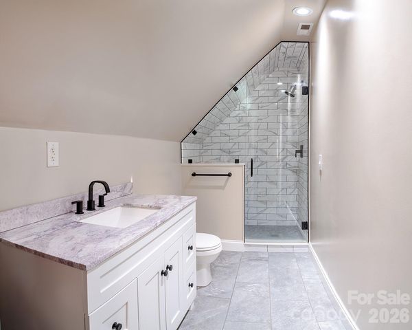 206 Courtland Place, Asheville, NC 28801