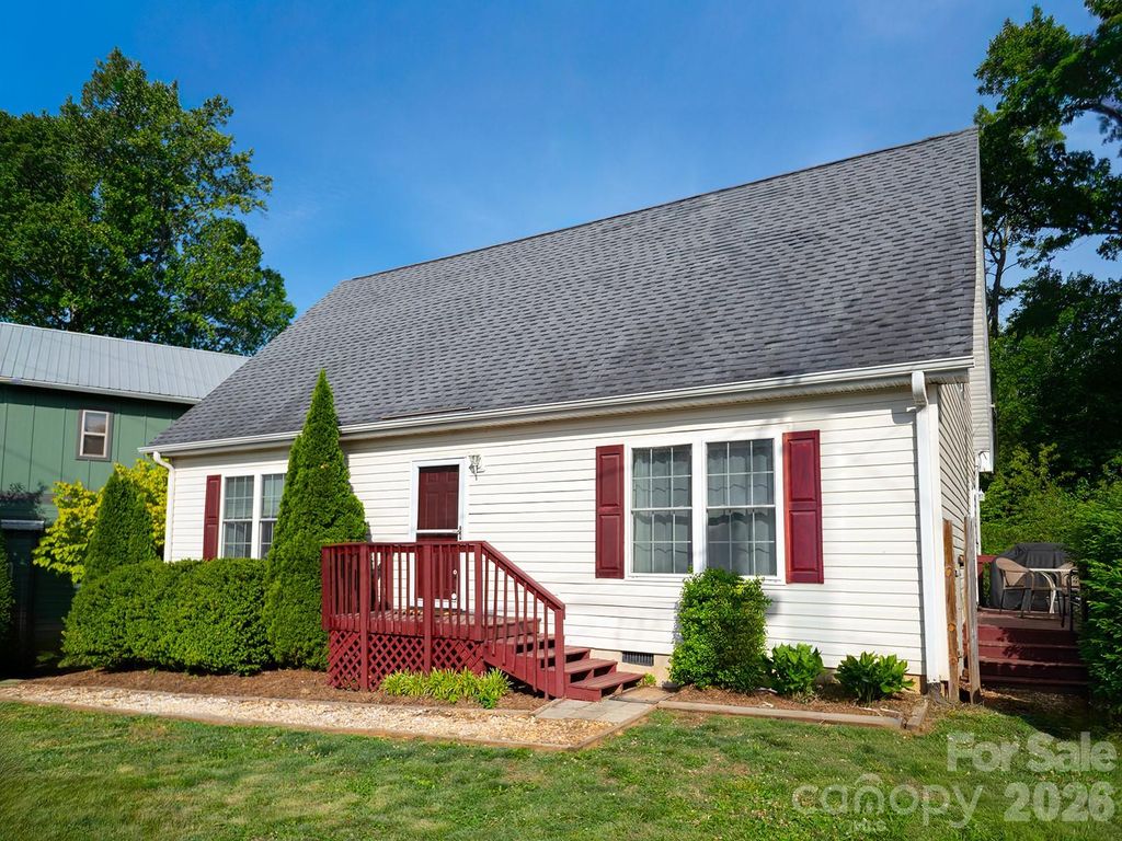 206 Courtland Place, Asheville, NC 28801