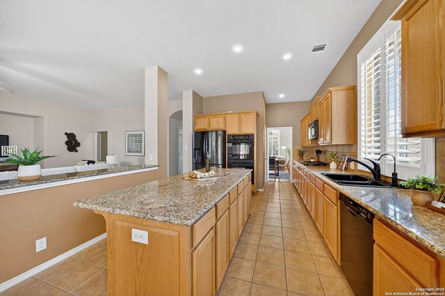 8603 Artesia Gap, Helotes, TX 78023