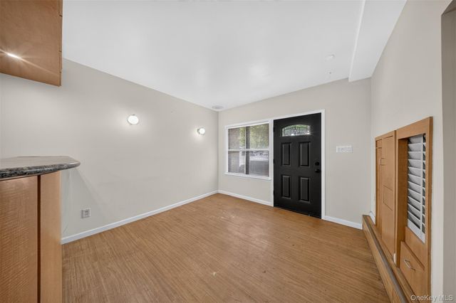 143-27 Roosevelt Avenue, Flushing, NY 11354