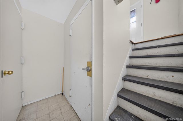 143-27 Roosevelt Avenue, Flushing, NY 11354