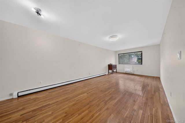 143-27 Roosevelt Avenue, Flushing, NY 11354