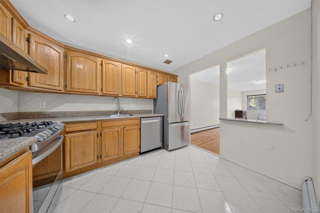 143-27 Roosevelt Avenue, Flushing, NY 11354