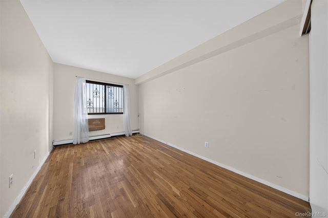 143-27 Roosevelt Avenue, Flushing, NY 11354