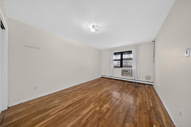 143-27 Roosevelt Avenue, Flushing, NY 11354