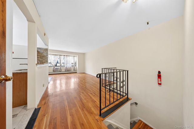 143-27 Roosevelt Avenue, Flushing, NY 11354