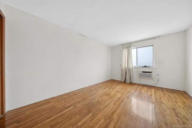 143-27 Roosevelt Avenue, Flushing, NY 11354