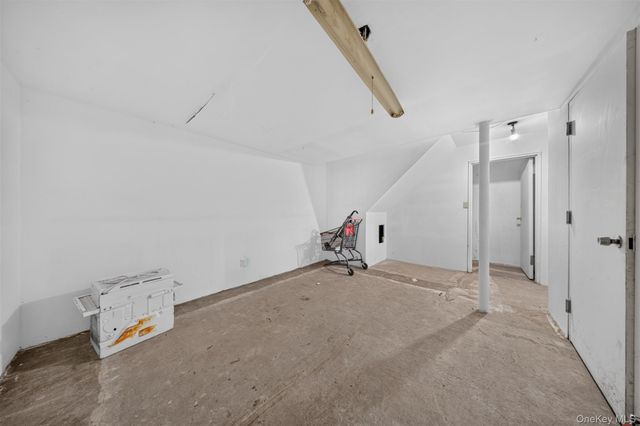 143-27 Roosevelt Avenue, Flushing, NY 11354