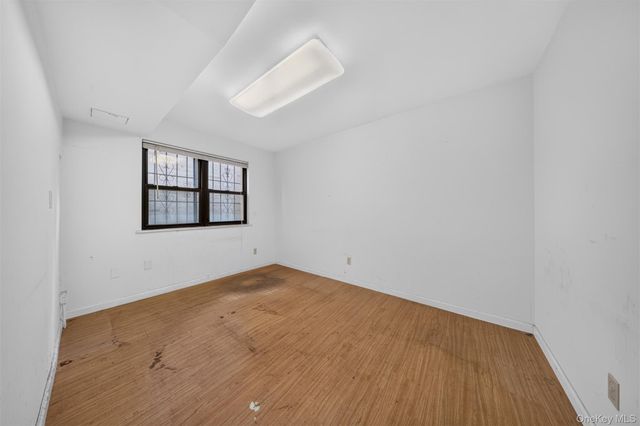 143-27 Roosevelt Avenue, Flushing, NY 11354