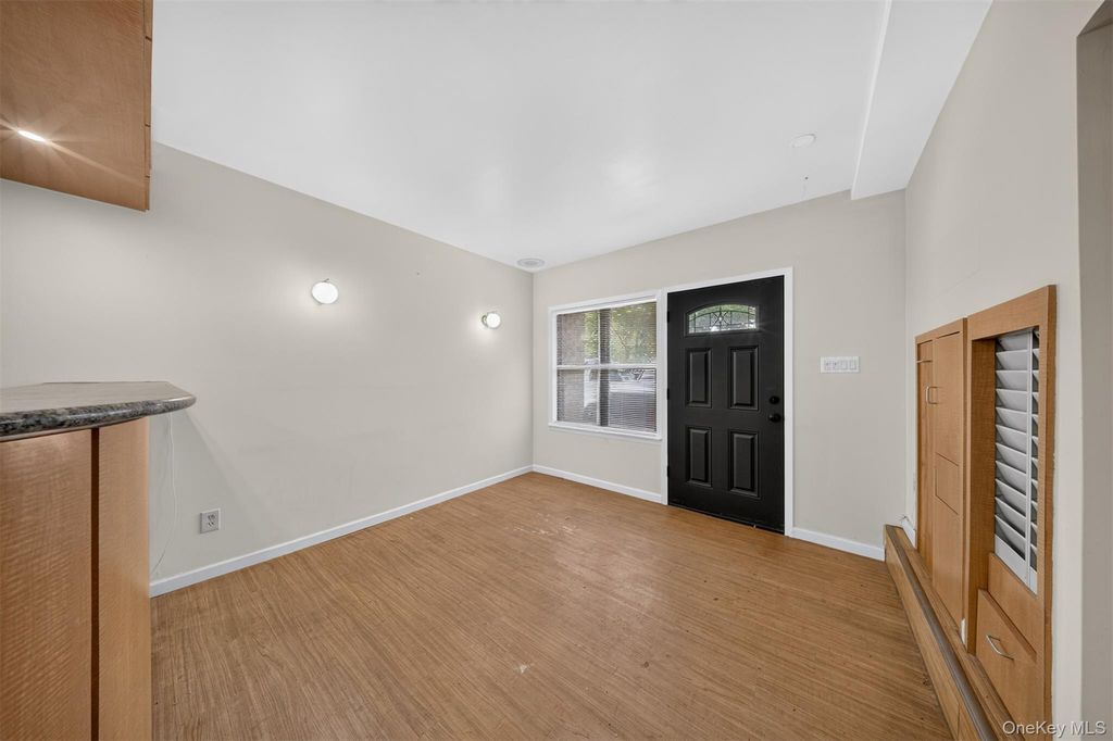 143-27 Roosevelt Avenue, Flushing, NY 11354 — photo 2