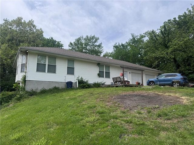 32506 E Stony Point School Road, Grain Valley, MO 64029